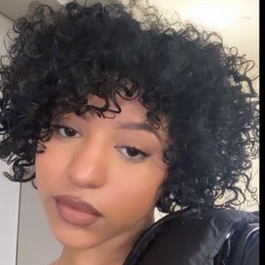 Meet your Posher, Jeniah